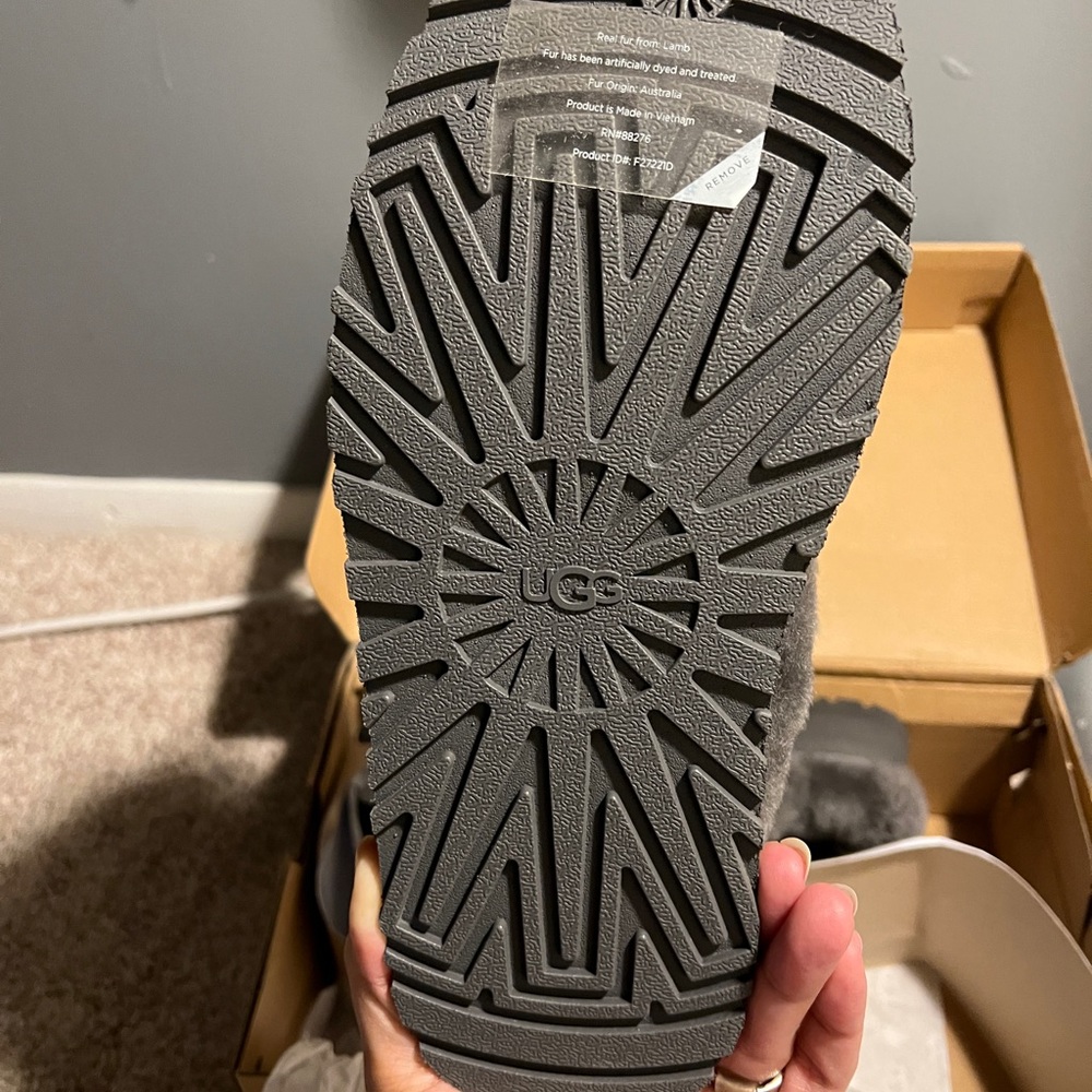 SOLD-DONT PURCHASE UGG disquette BNIB !! - Picture 3 of 5